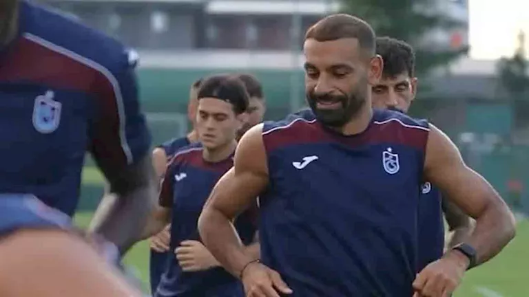 التشكيل الرسمي.. محمد صلاح أساسيًا مع طرابزون سبور أمام فيرينتسفاروشي